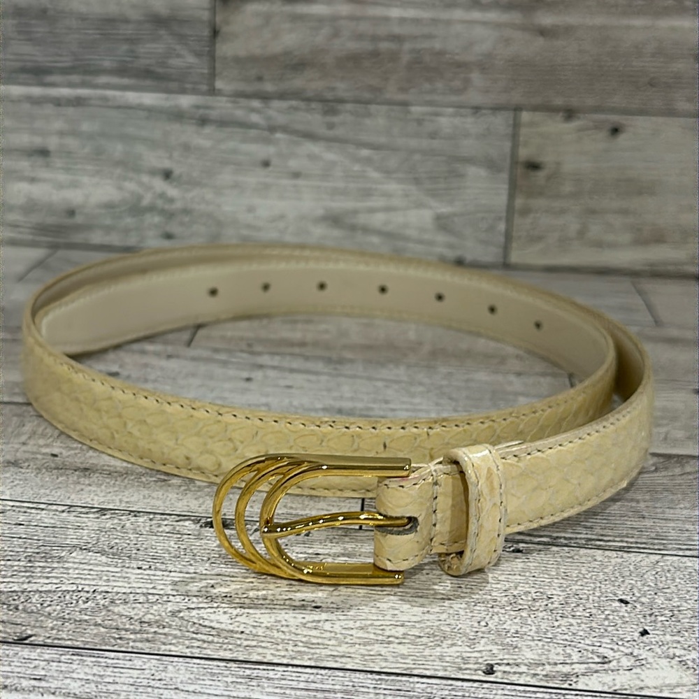 Vintage cream snake skin thin fashion belt size medium